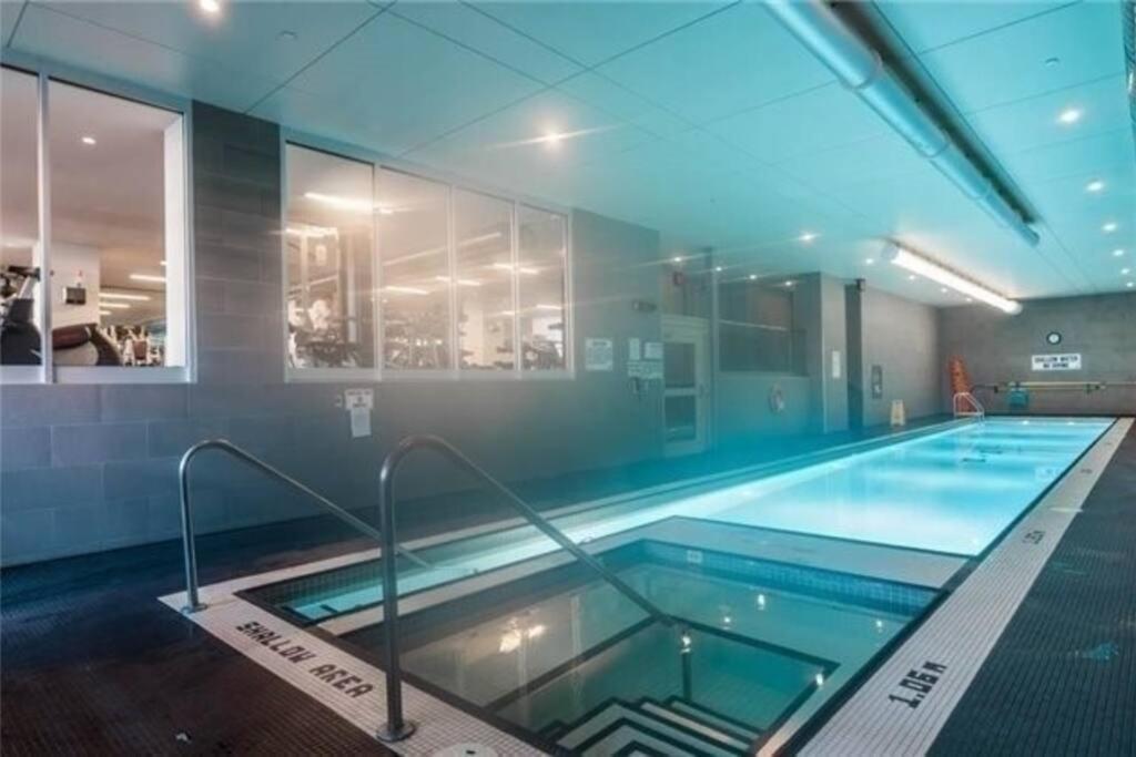 Luxury 2Br Toronto Downtown Condo W/ Cn Tower View エクステリア 写真